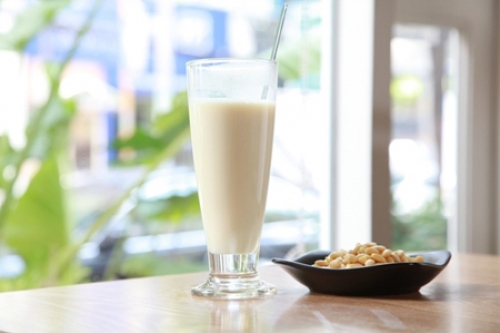 Học cách làm sữa đậu nành tại nhà béo ngậy thơm ngon